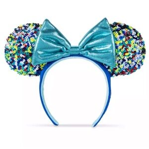 NWT Minnie Mouse ear headband with sequined bow